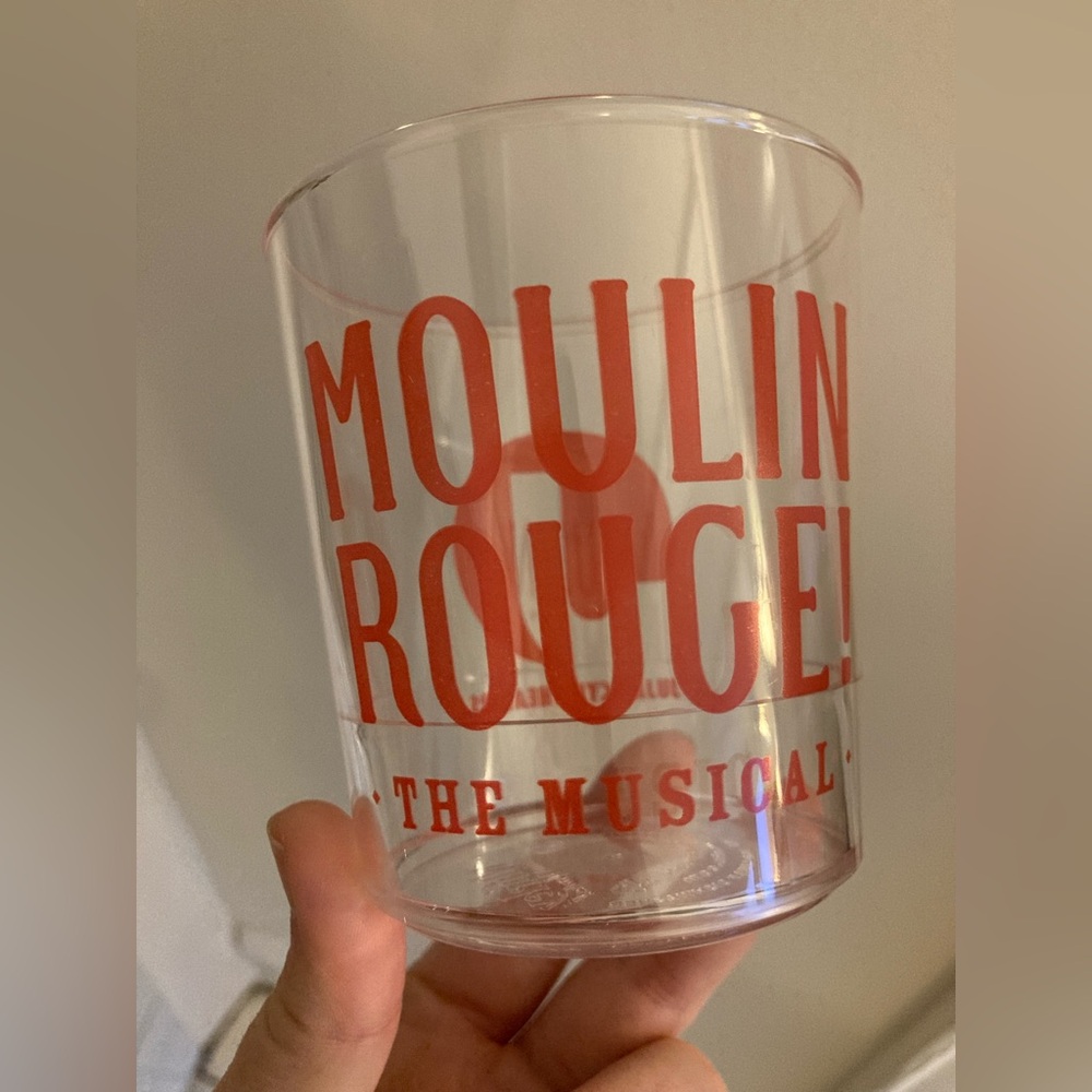 Broadway MOULIN ROUGE Sippy Cup Plastic Tumbler Wine Cocktail Glass 10 oz Short